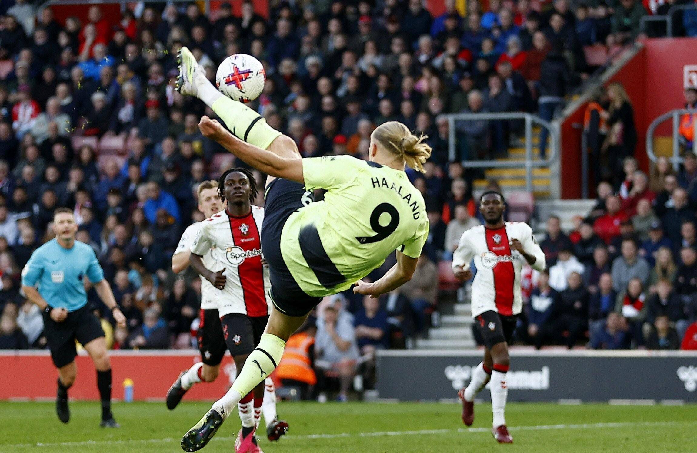 关于赛地聚焦：法国杯窗口期热度飙升；休斯敦火箭迎来里程碑；媒体盛赞；更衣室氛围转暖的信息